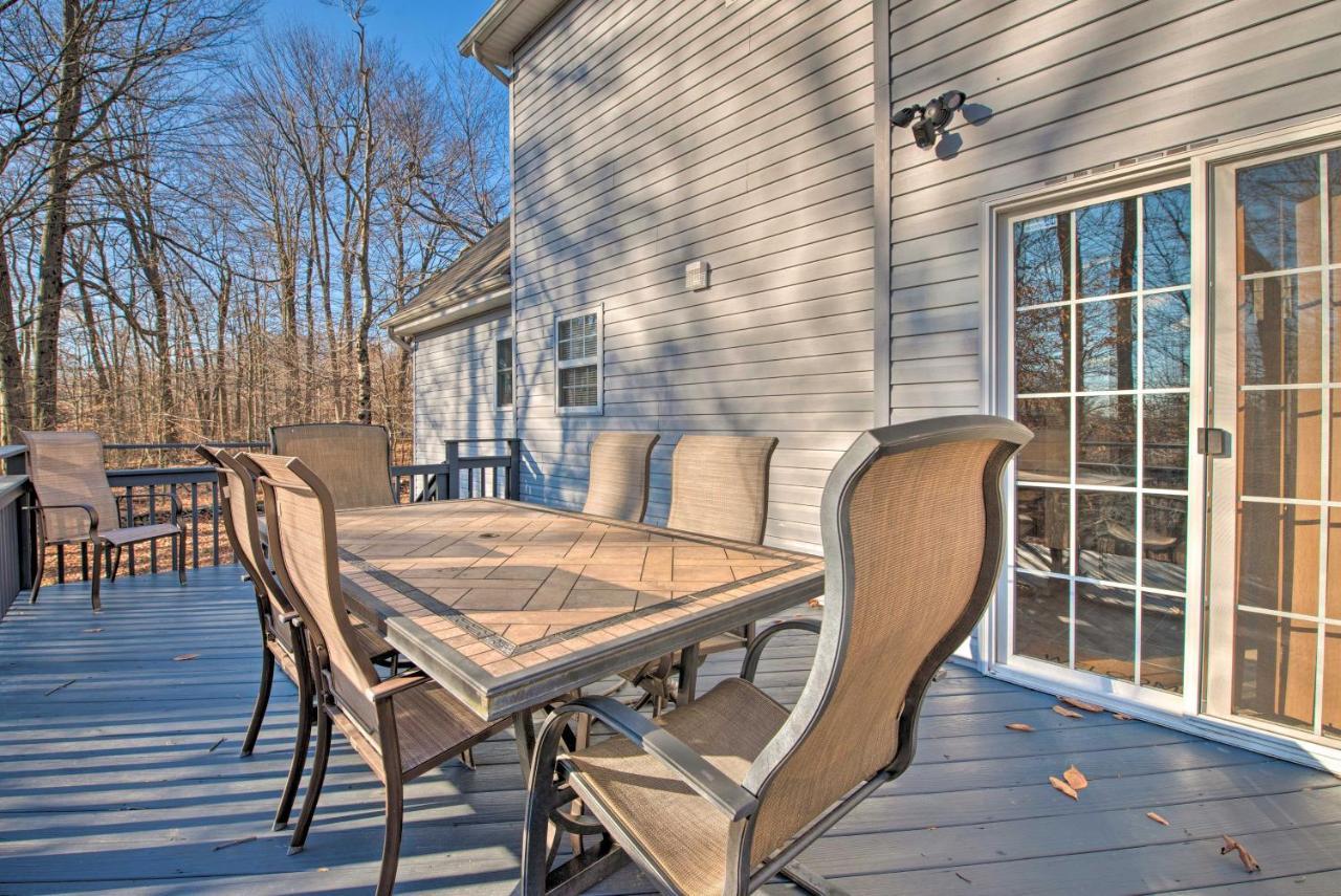 Spacious Tobyhanna Home With Lake Access And Fire Pit! Εξωτερικό φωτογραφία