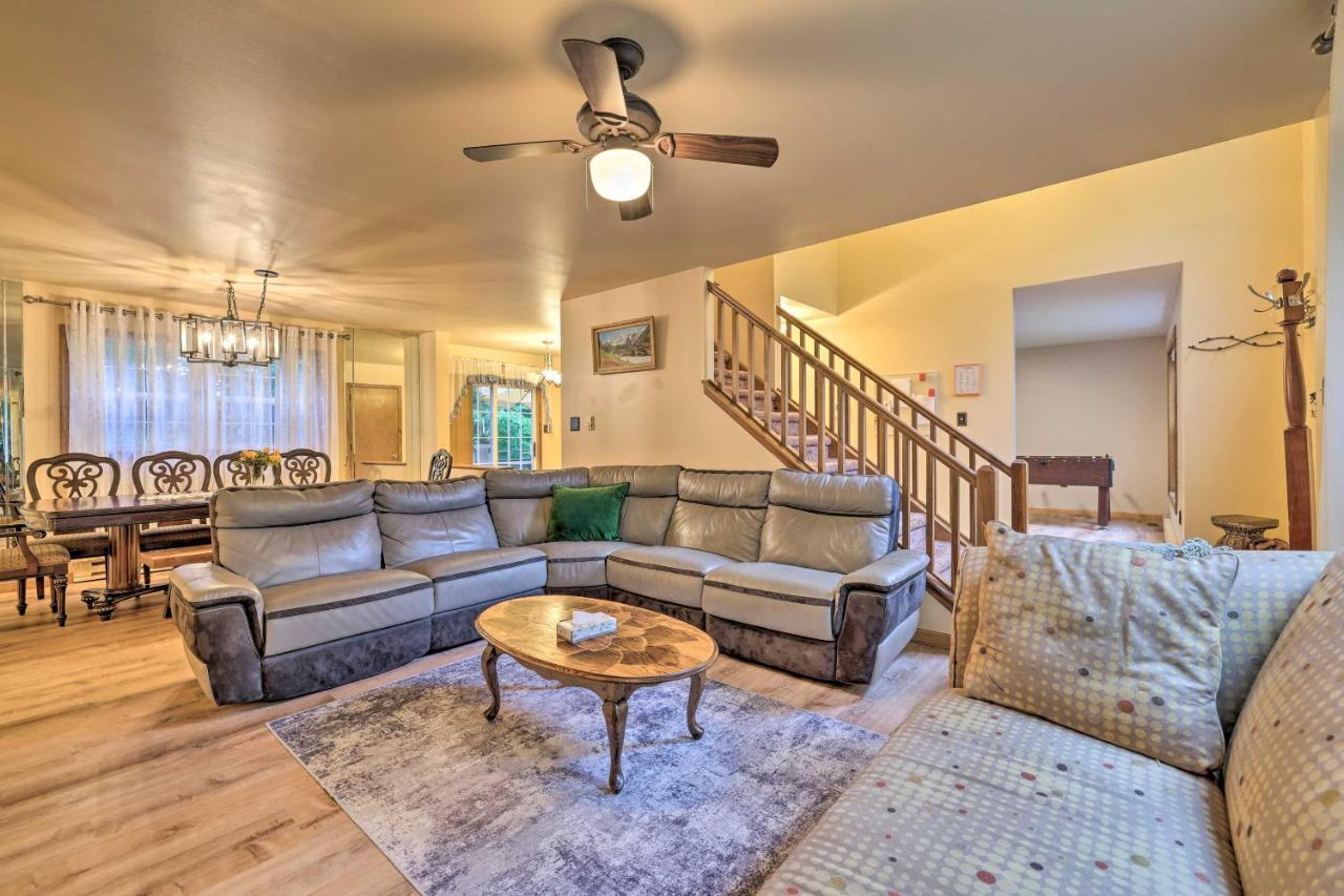 Spacious Tobyhanna Home With Lake Access And Fire Pit! Εξωτερικό φωτογραφία