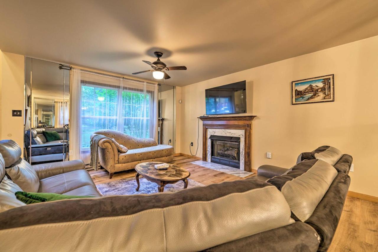 Spacious Tobyhanna Home With Lake Access And Fire Pit! Εξωτερικό φωτογραφία