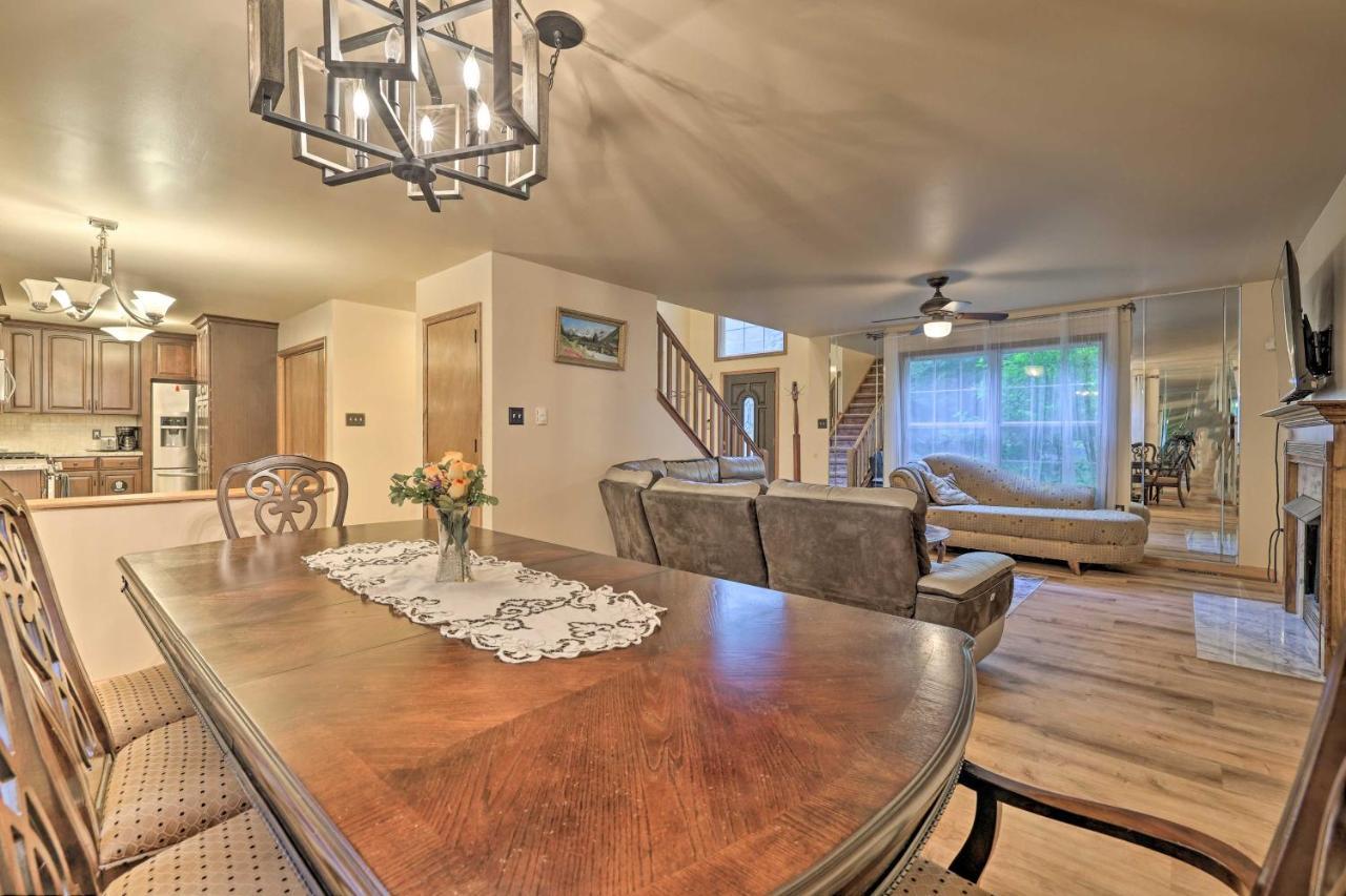 Spacious Tobyhanna Home With Lake Access And Fire Pit! Εξωτερικό φωτογραφία