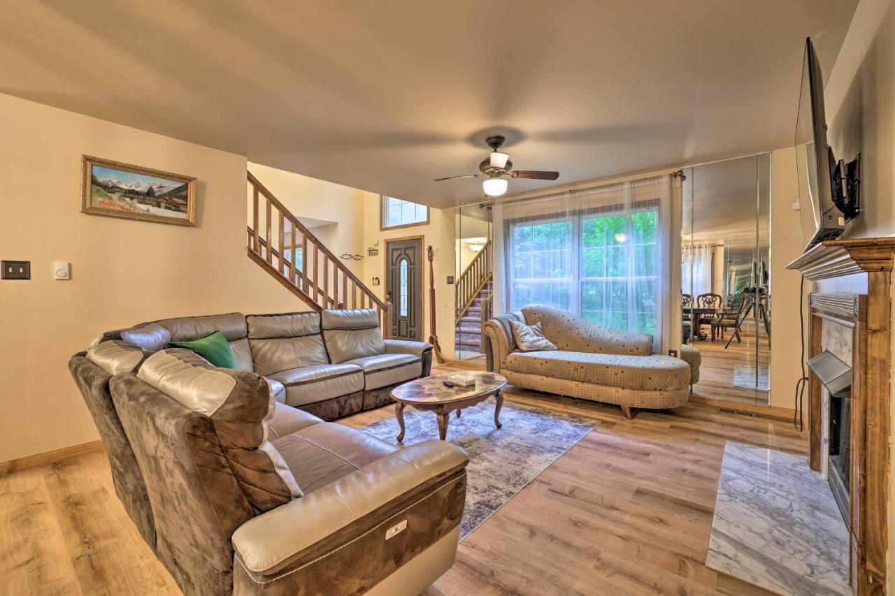 Spacious Tobyhanna Home With Lake Access And Fire Pit! Εξωτερικό φωτογραφία