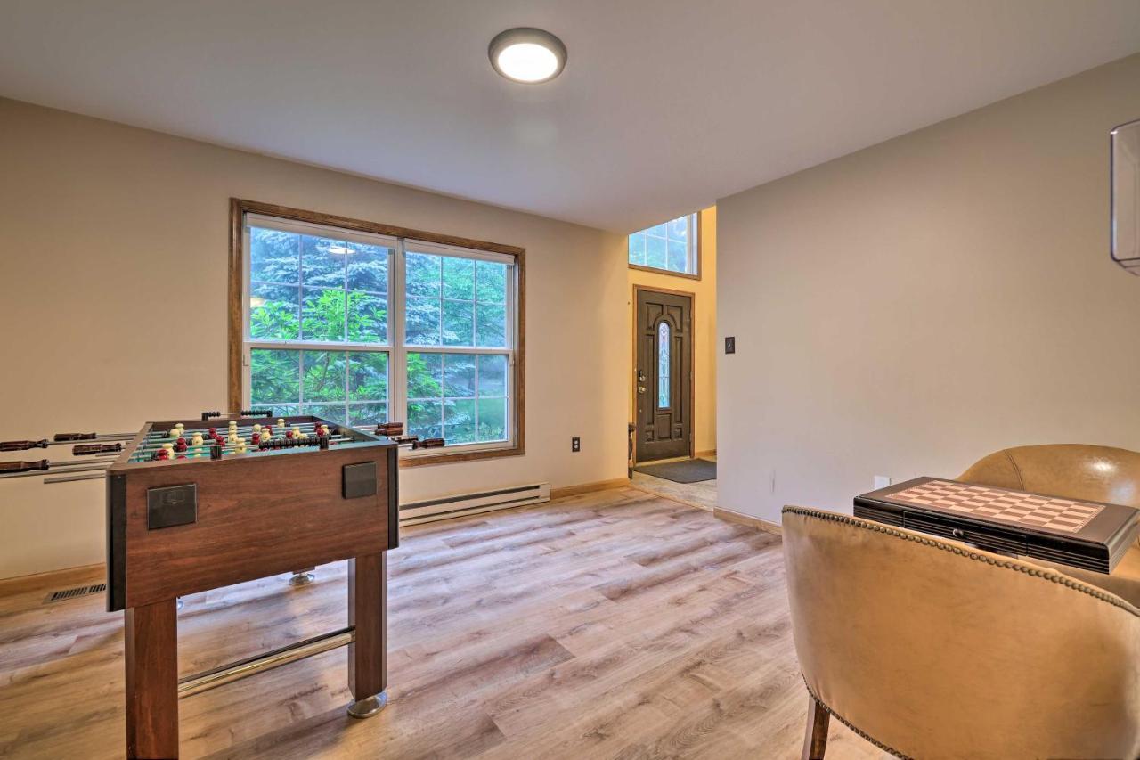 Spacious Tobyhanna Home With Lake Access And Fire Pit! Εξωτερικό φωτογραφία