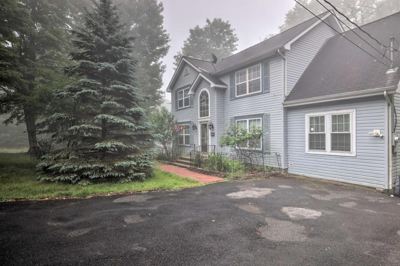 Spacious Tobyhanna Home With Lake Access And Fire Pit! Εξωτερικό φωτογραφία