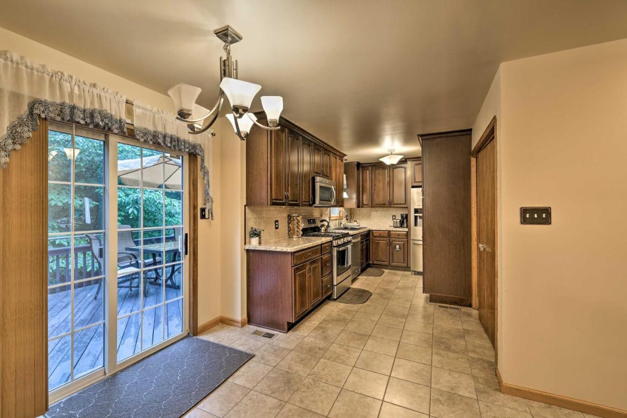 Spacious Tobyhanna Home With Lake Access And Fire Pit! Εξωτερικό φωτογραφία